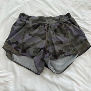 🍋 Lululemon Hotty hot shorts